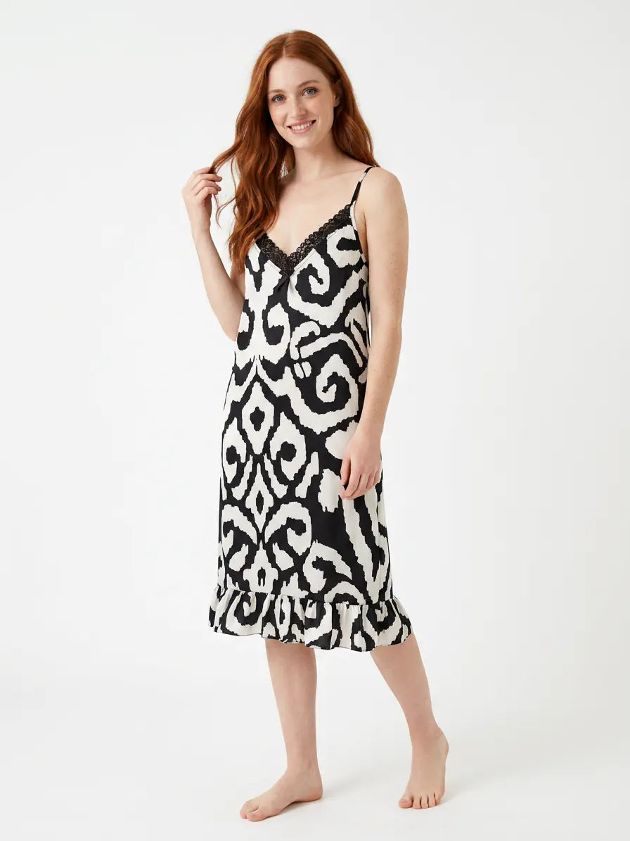 MV/0119 – Wild Elegance Satin Nightdress